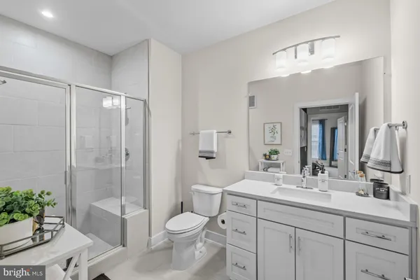 $2,950 | 102 St Ives Place, Unit 404, Oxon Hill, MD 20745