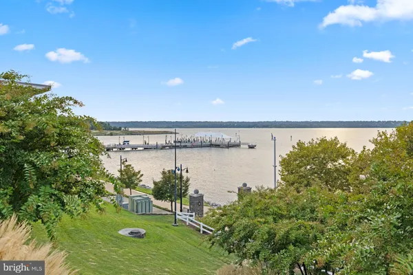$2,950 | 102 St Ives Place, Unit 404, Oxon Hill, MD 20745