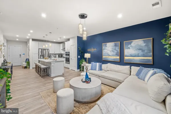 $2,950 | 102 St Ives Place, Unit 404, Oxon Hill, MD 20745