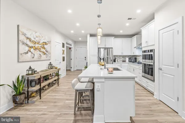 $2,950 | 102 St Ives Place, Unit 404, Oxon Hill, MD 20745