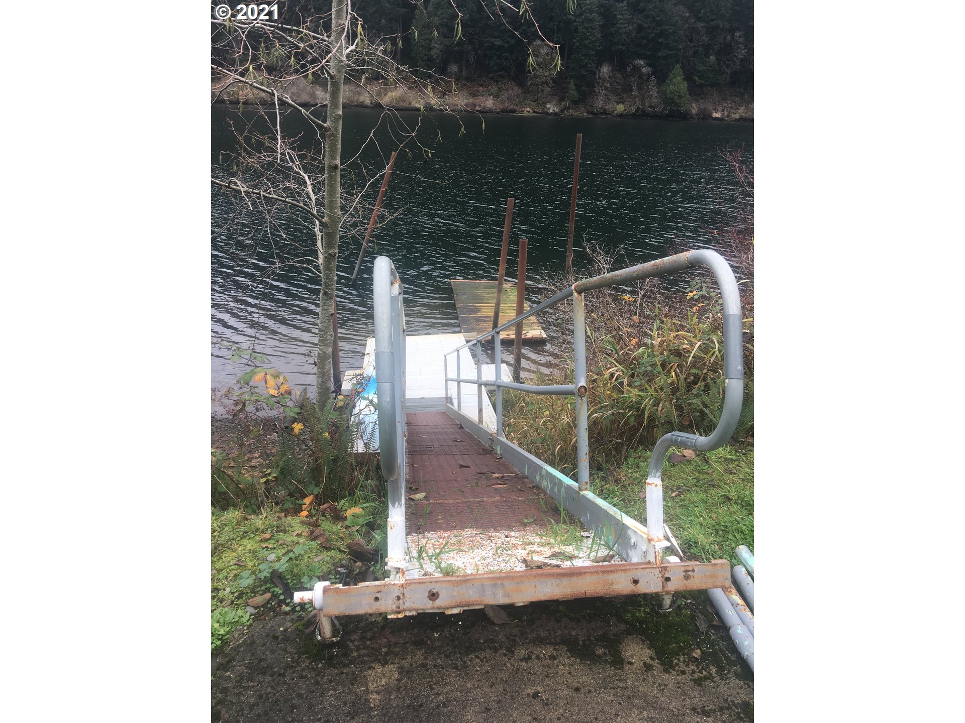41767 Highway 38 Reedsport, OR 97467 - Photo 3 of 32 Gallery Image 3
