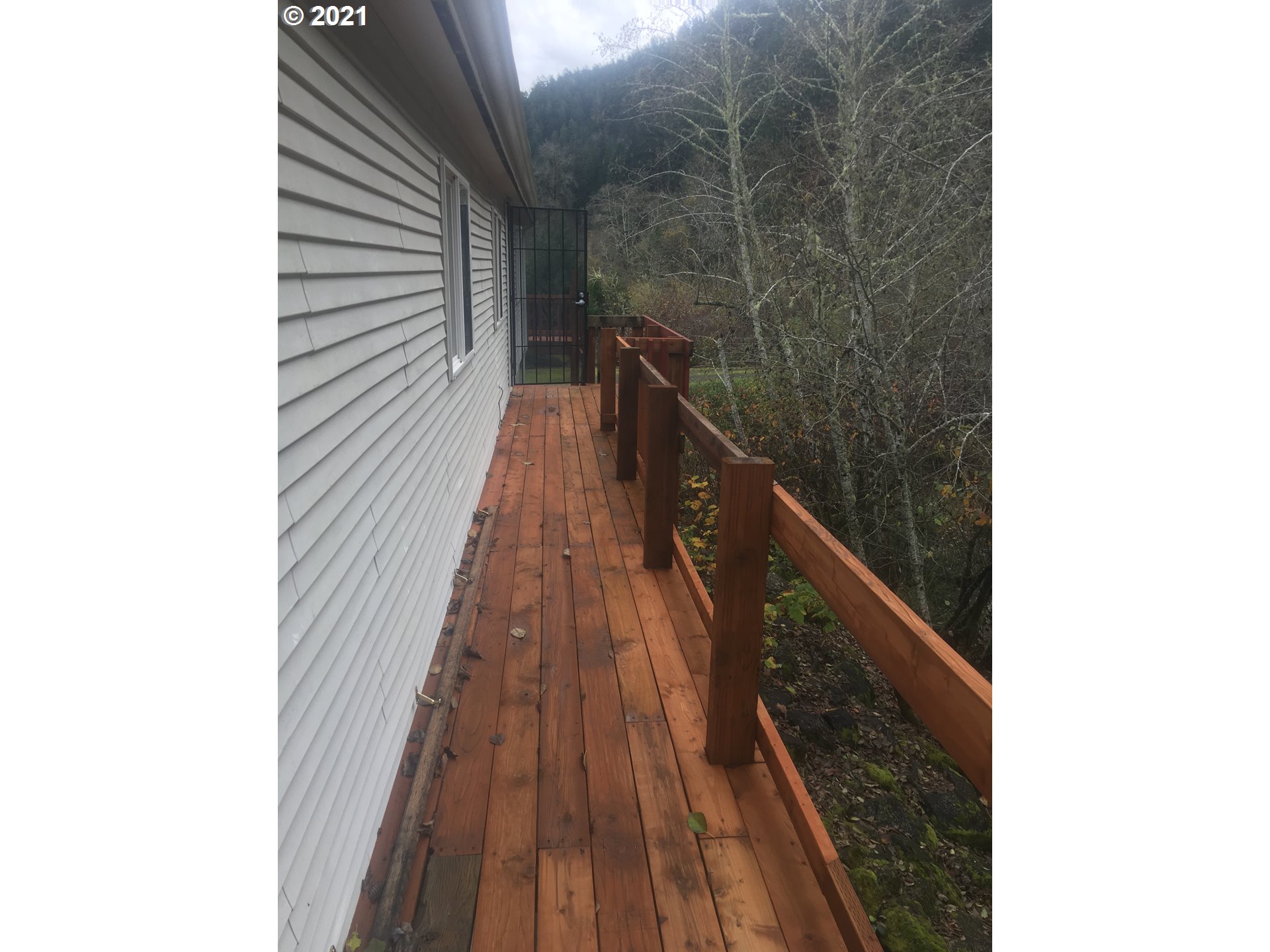 41767 Highway 38 Reedsport, OR 97467 - Photo 5 of 32 Gallery Image 5
