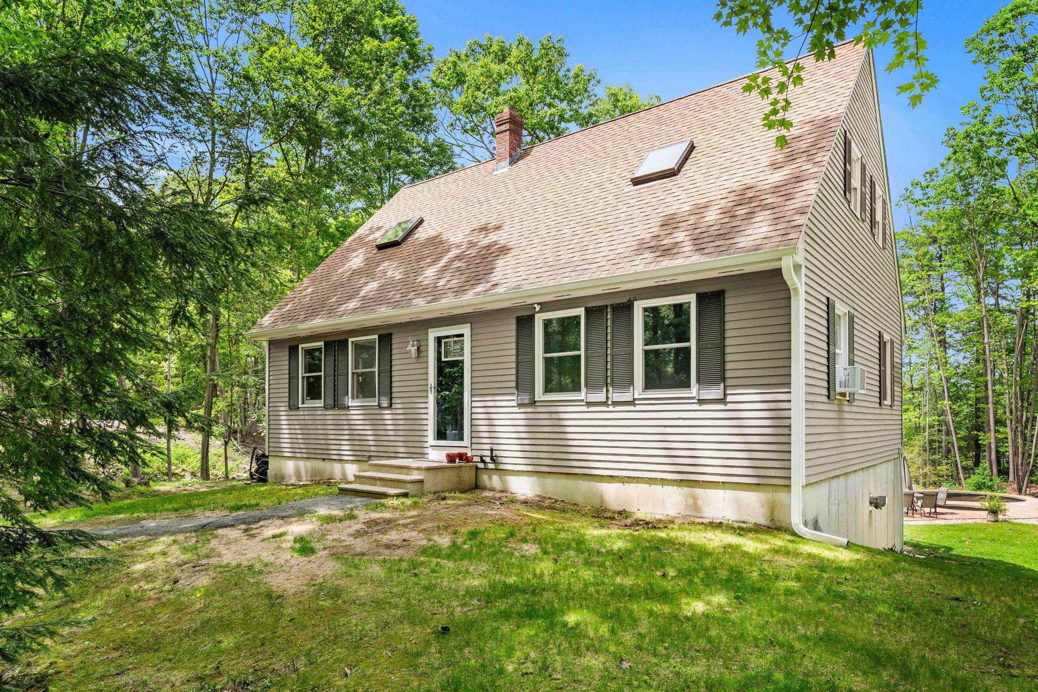 9 Pond View Road Weare, NH 03281 - Photo 3 of 43