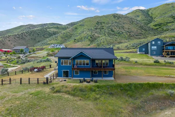 $1,200,000 | 42 Shoemaker Drive, Horseshoe Bend, ID 83629