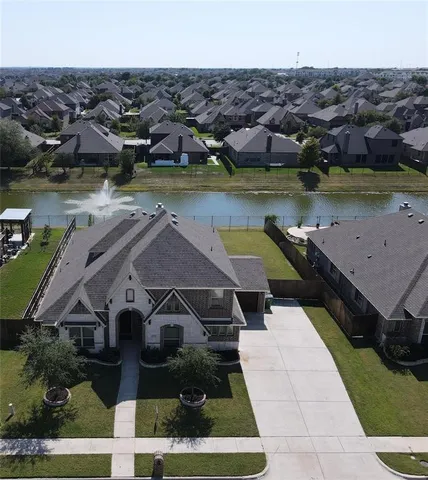 $3,200 | 520 Stillwater Drive, Waxahachie, TX 75165