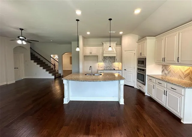 $3,200 | 520 Stillwater Drive, Waxahachie, TX 75165