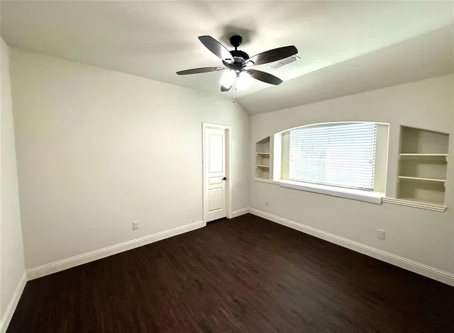 $3,200 | 520 Stillwater Drive, Waxahachie, TX 75165