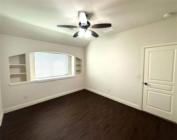 $3,200 | 520 Stillwater Drive, Waxahachie, TX 75165