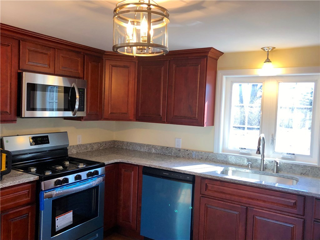 41 Bound Road Cumberland, RI 02895 - Photo 11 of 38 Gallery Image 11