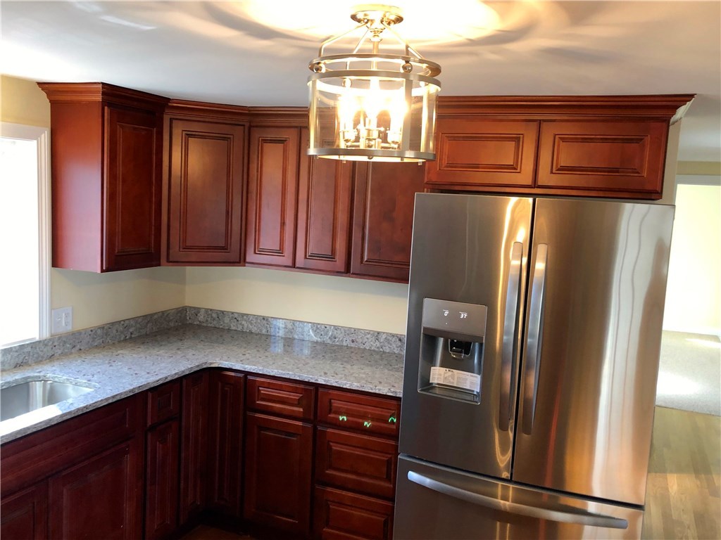 41 Bound Road Cumberland, RI 02895 - Photo 8 of 38 Gallery Image 8
