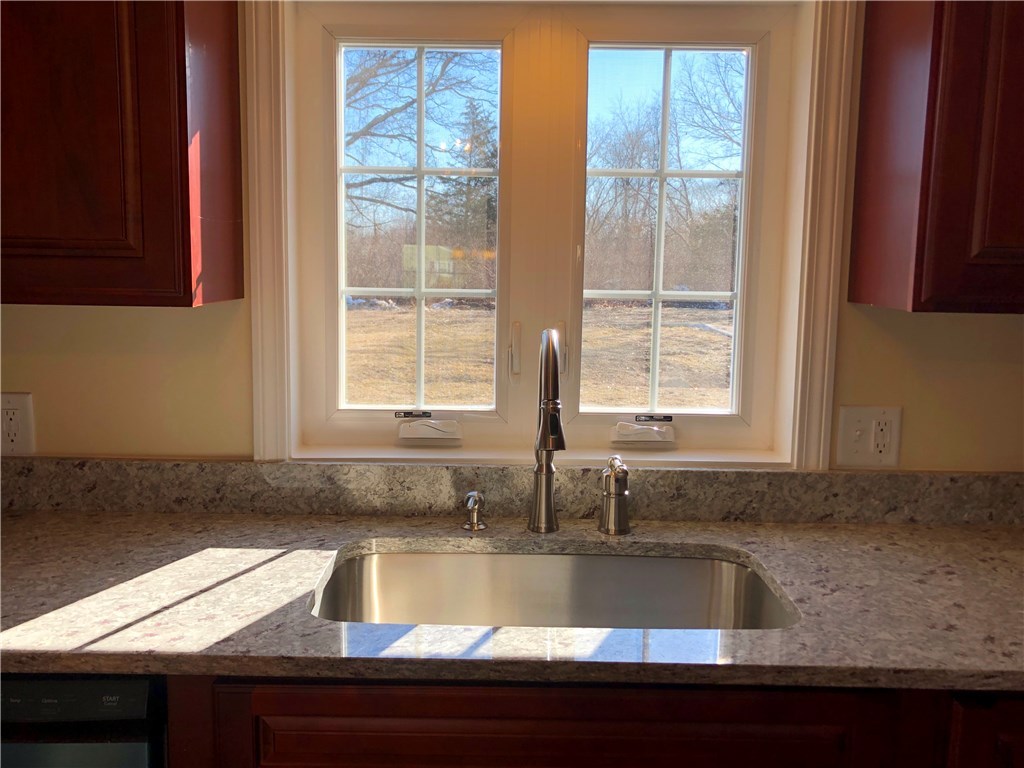 41 Bound Road Cumberland, RI 02895 - Photo 10 of 38 Gallery Image 10