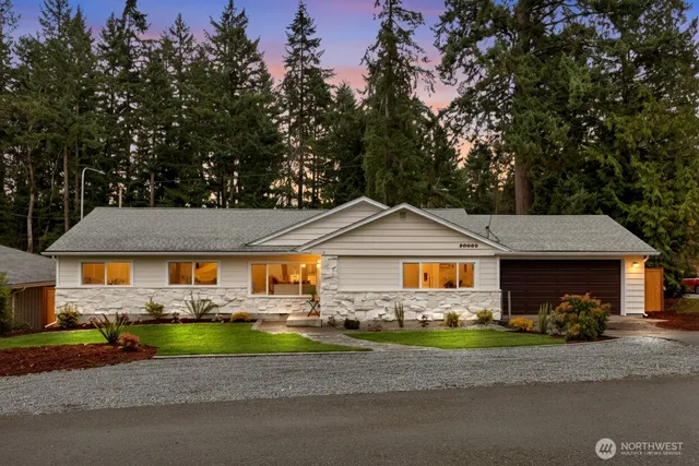 $899,900 | 20008 Meridian Place North, Shoreline, WA 98133