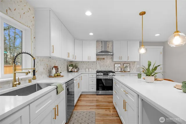 $899,900 | 20008 Meridian Place North, Shoreline, WA 98133