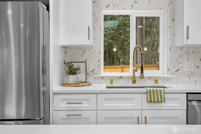 $899,900 | 20008 Meridian Place North, Shoreline, WA 98133