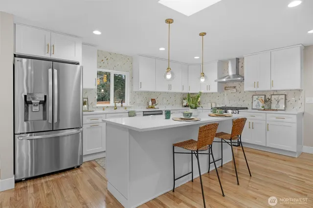 $899,900 | 20008 Meridian Place North, Shoreline, WA 98133