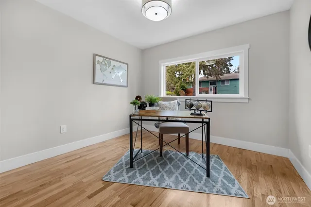 $899,900 | 20008 Meridian Place North, Shoreline, WA 98133