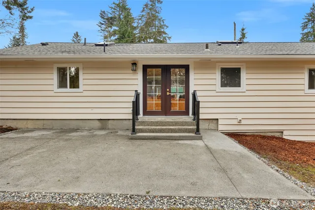 $899,900 | 20008 Meridian Place North, Shoreline, WA 98133