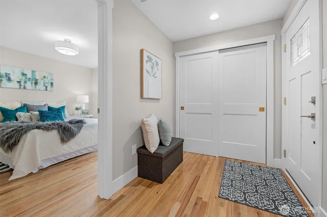 $899,900 | 20008 Meridian Place North, Shoreline, WA 98133