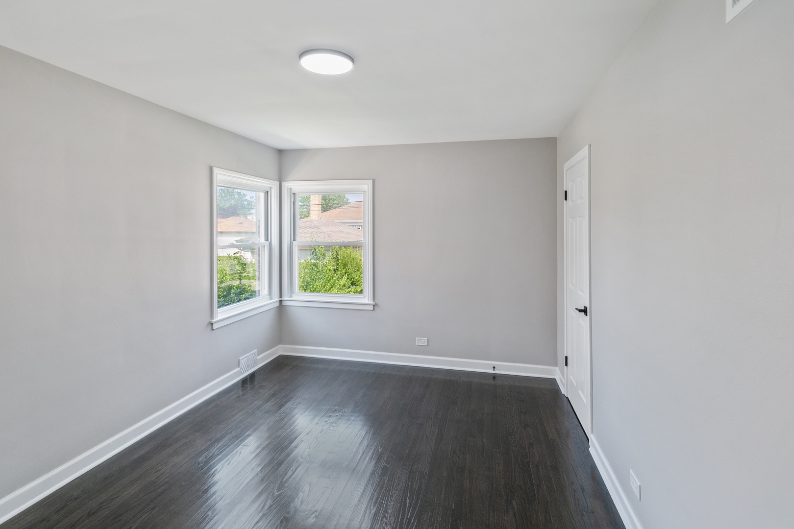 2263 14th Avenue North Riverside, IL 60546 - Photo 11 of 27