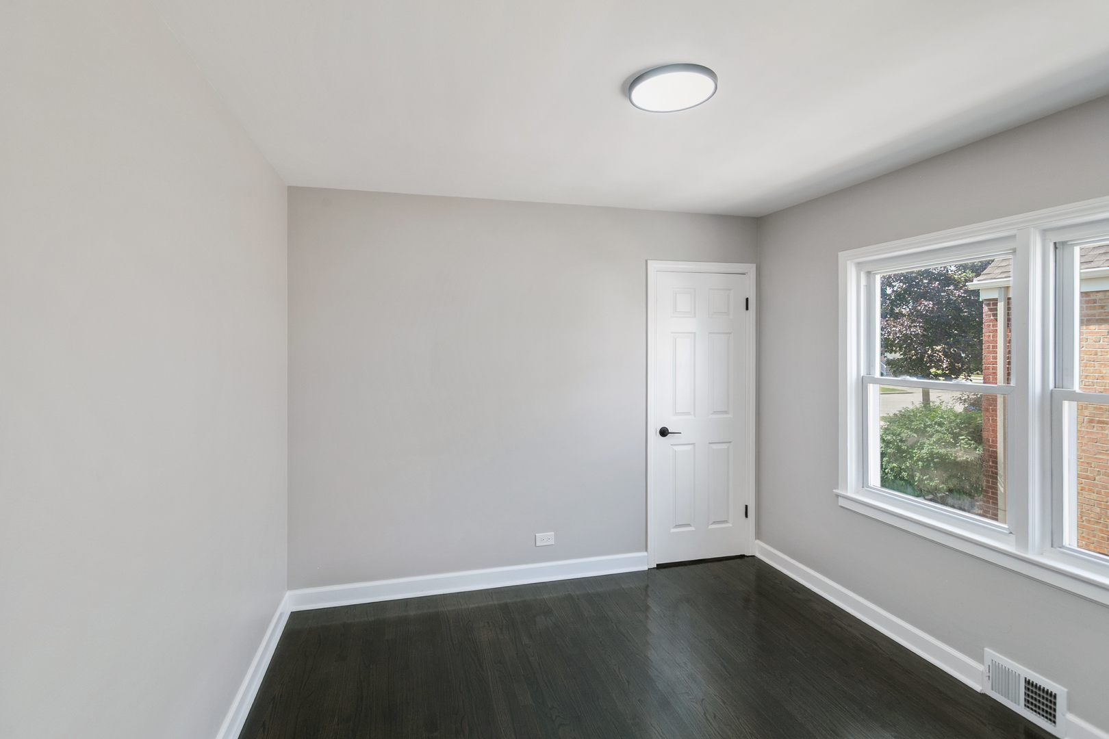 2263 14th Avenue North Riverside, IL 60546 - Photo 13 of 27