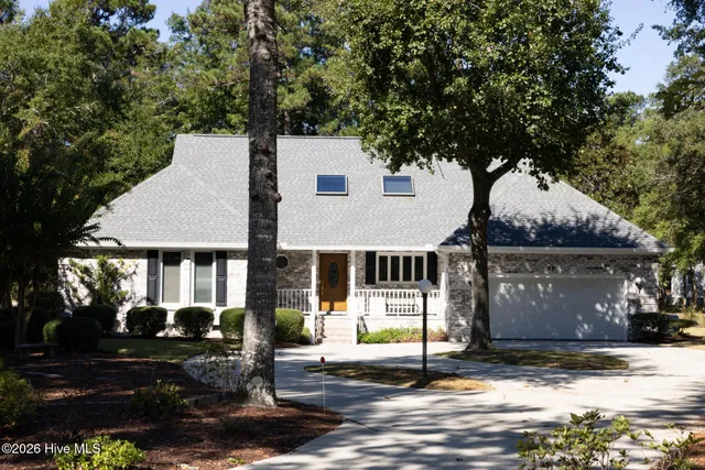 $474,900 | 280 Golfview Court Southwest, Supply, NC 28462