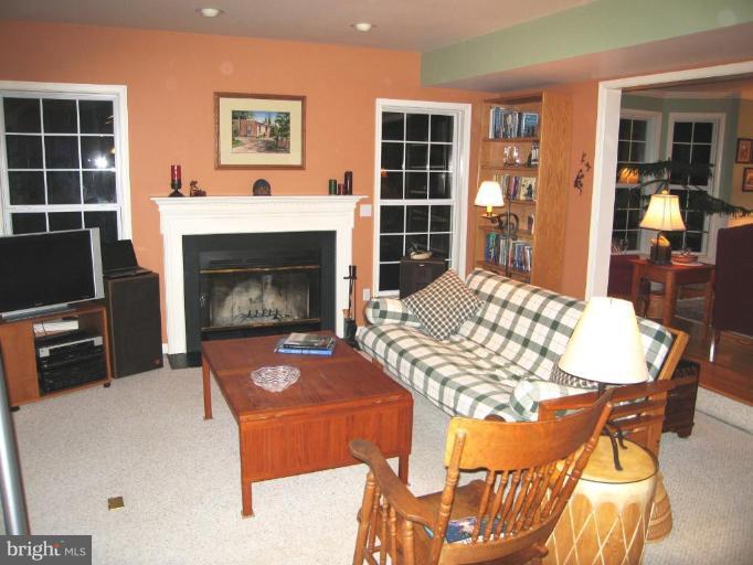 381 Magothy Road Severna Park, MD 21146 - Photo 15 of 25 Family Room