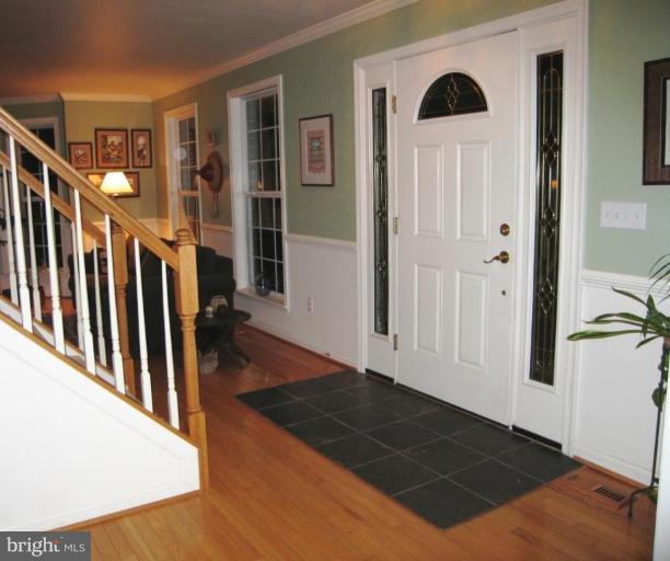 381 Magothy Road Severna Park, MD 21146 - Photo 16 of 25 Entrance / Foyer