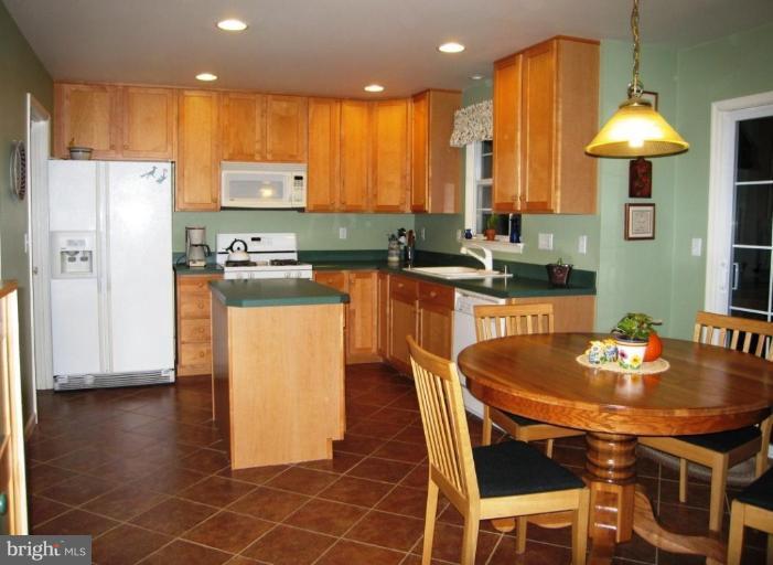 381 Magothy Road Severna Park, MD 21146 - Photo 19 of 25 Kitchen
