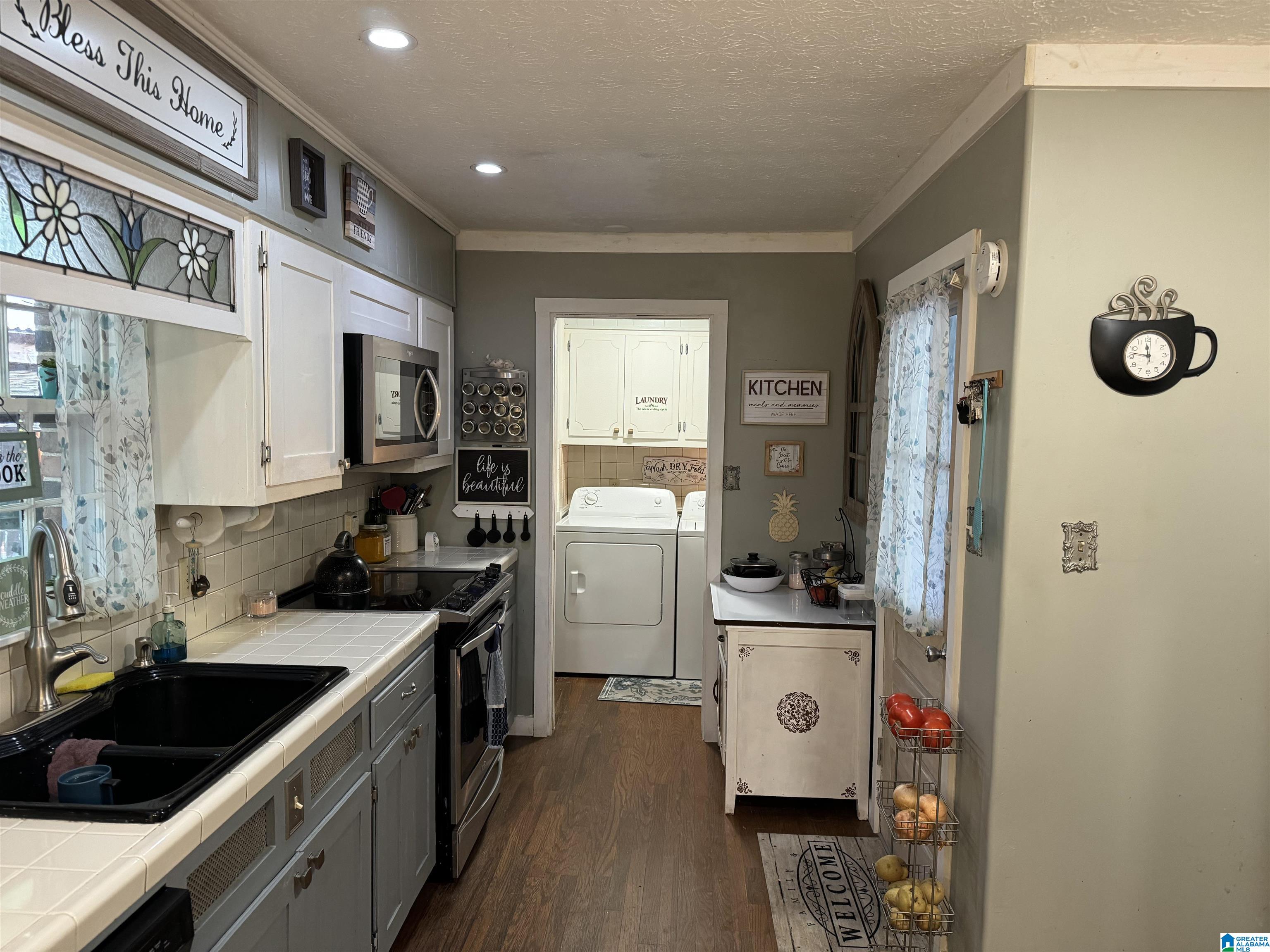 223 Primrose Path Sylacauga, AL 35150 - Photo 4 of 97