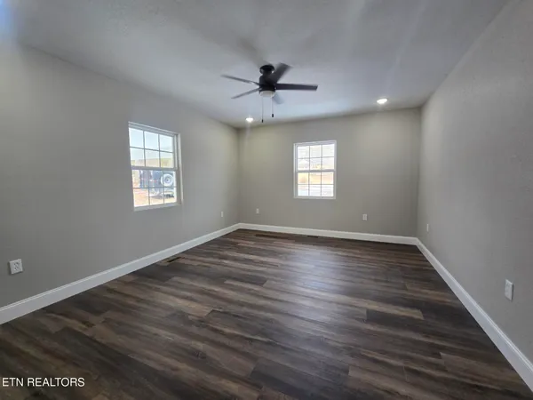 $323,000 | 1941 West 3rd Avenue, Oneida, TN 37841