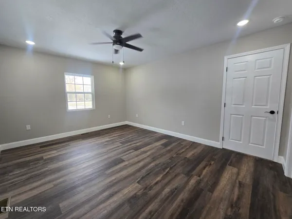 $323,000 | 1941 West 3rd Avenue, Oneida, TN 37841