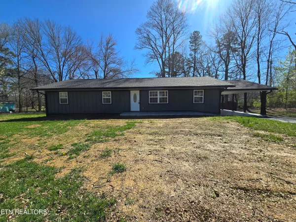 $323,000 | 1941 West 3rd Avenue, Oneida, TN 37841