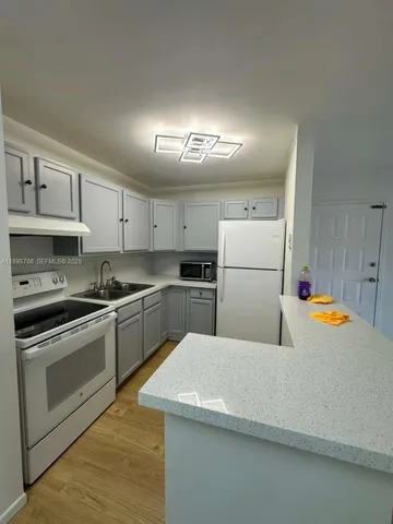 $2,199 | 15560 Southwest 80th Street, Unit K203, Miami, FL 33193