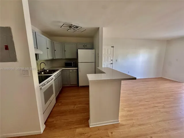 $2,199 | 15560 Southwest 80th Street, Unit K203, Miami, FL 33193