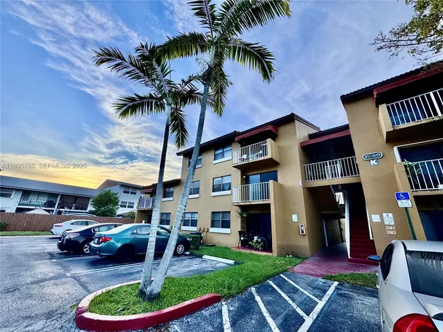 $2,199 | 15560 Southwest 80th Street, Unit K203, Miami, FL 33193