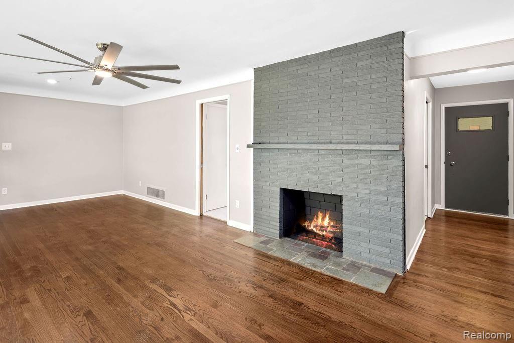 28403 Peppermill Road Farmington Hills, MI 48331 - Photo 11 of 26