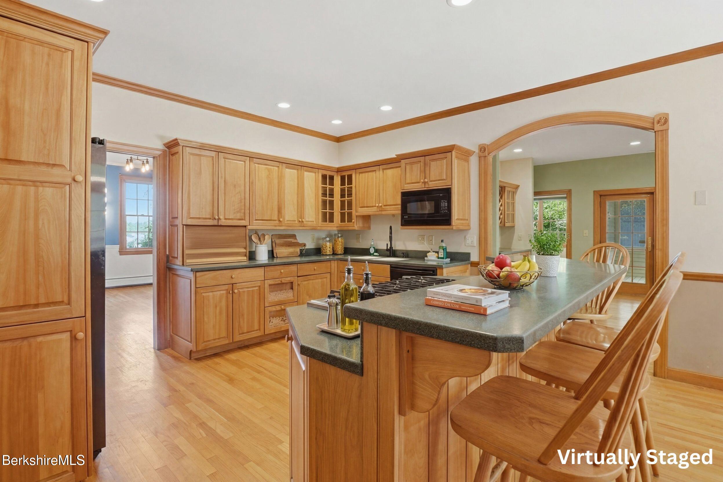 36 Meadow Ridge Drive Pittsfield, MA 01201 - Photo 16 of 54 10
