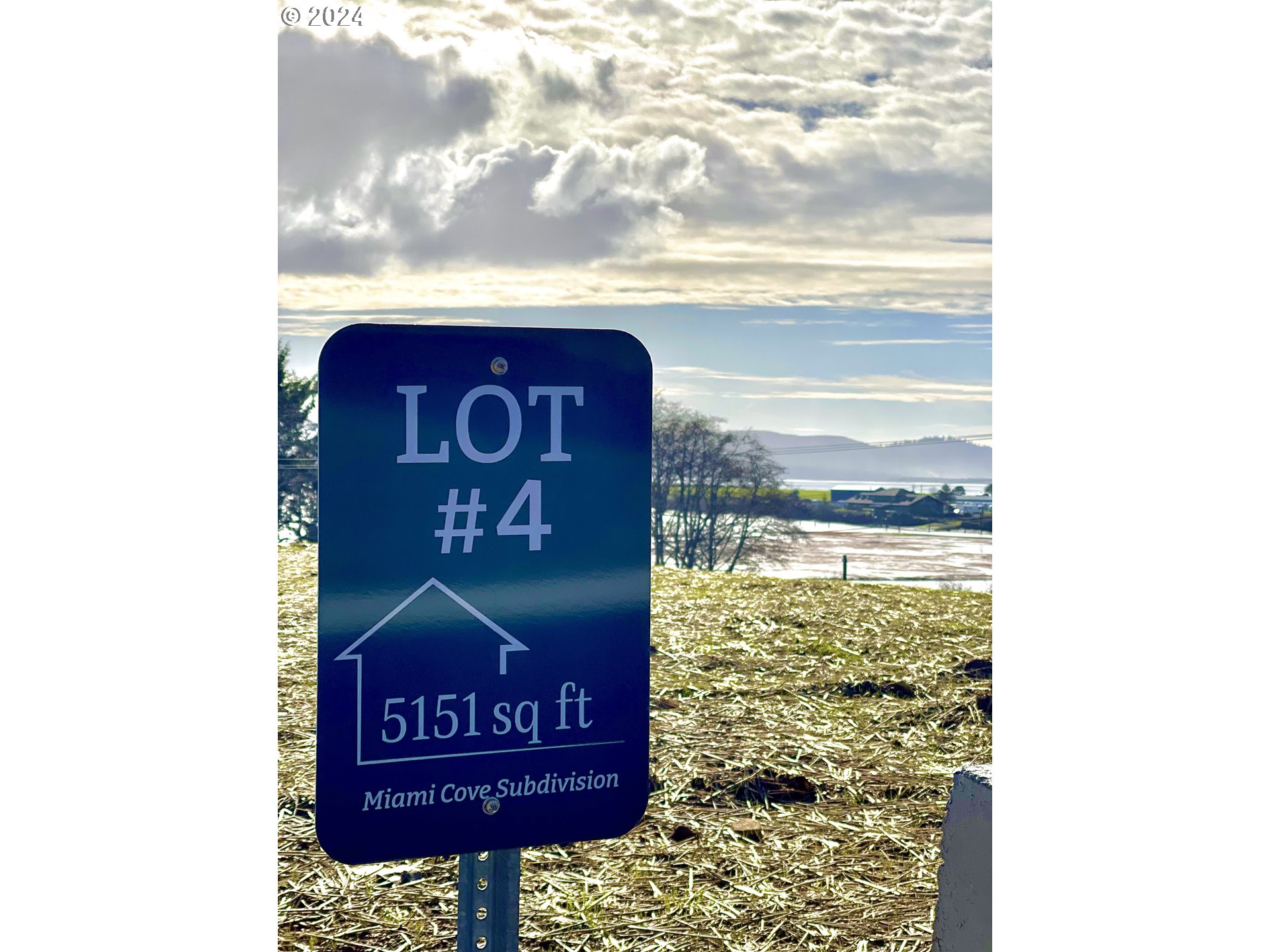 501 Garibaldi Avenue, Unit 4 Garibaldi, OR 97118 - Photo 20 of 22 a picture of a bench in front of a building