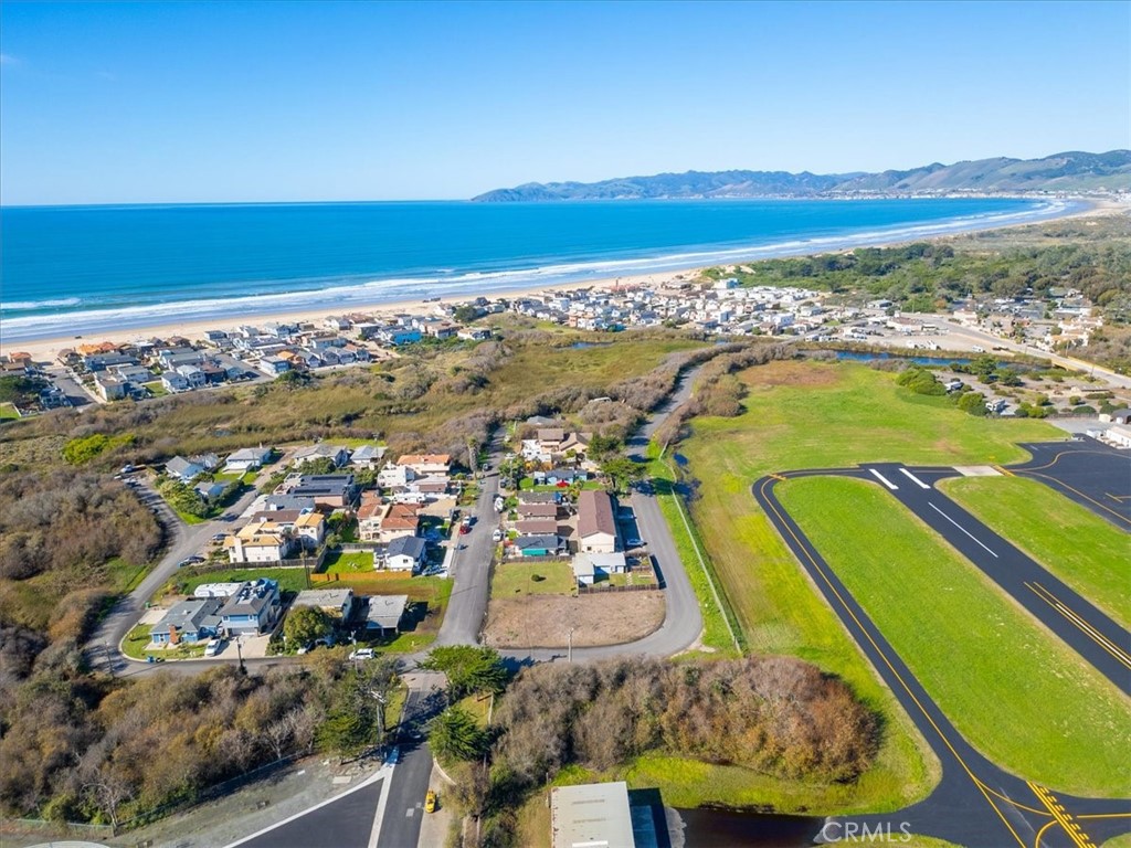1638 Aloha Place Oceano, CA 93445 - Photo 3 of 17 a view of a city