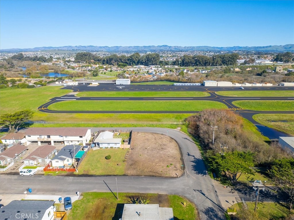 1638 Aloha Place Oceano, CA 93445 - Photo 5 of 17 a view of a city