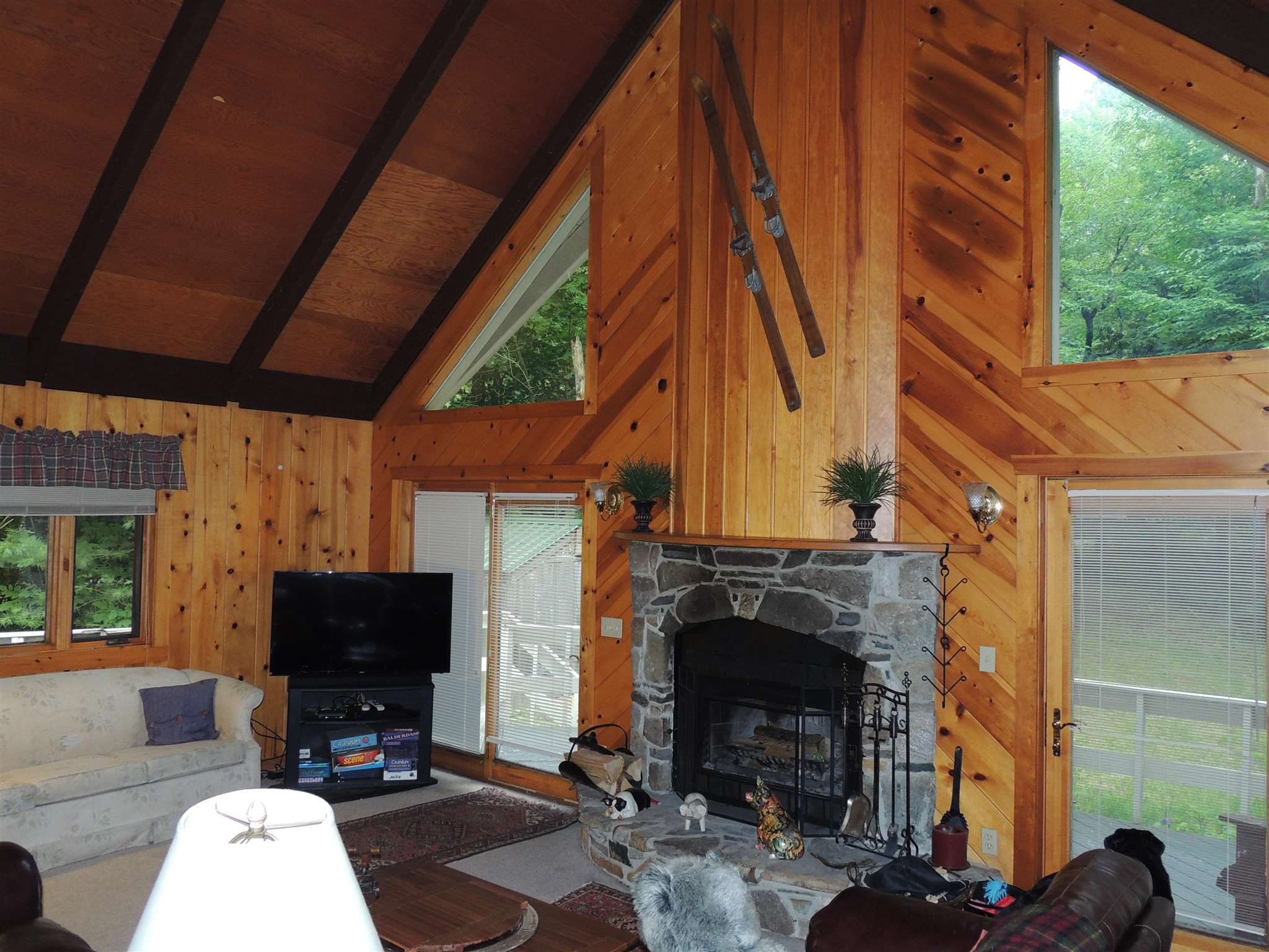 143 Hemlock Hill Road Wardsboro, VT 05360 - Photo 14 of 20 Gallery Image 14