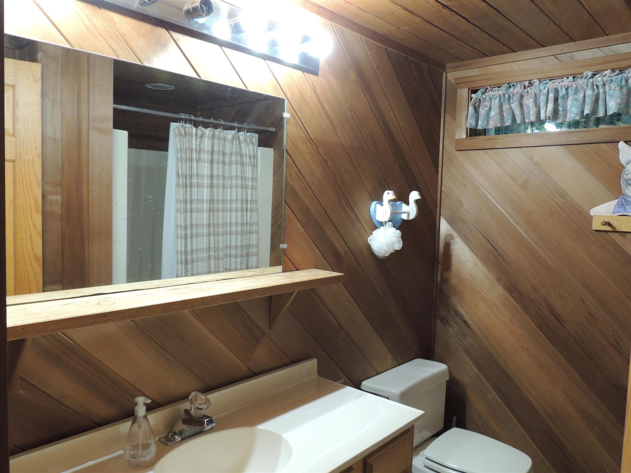 143 Hemlock Hill Road Wardsboro, VT 05360 - Photo 6 of 20 Gallery Image 6