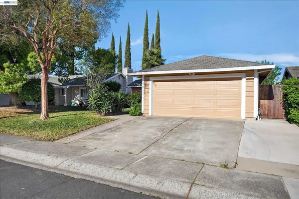 $3,500 | 2032 Newport Drive, Pittsburg, CA 94565