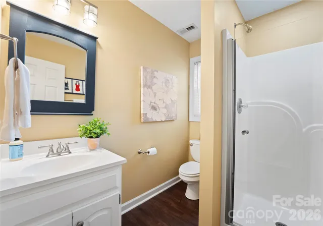a view of living room with washer and dryer