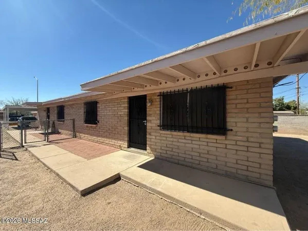 $1,200 | 842 West Iowa Street, Tucson, AZ 85706