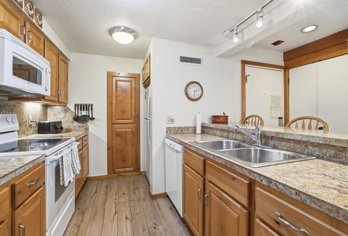 21700 Highway 6, Unit 2009 Keystone, CO 80435 - Photo 9 of 39