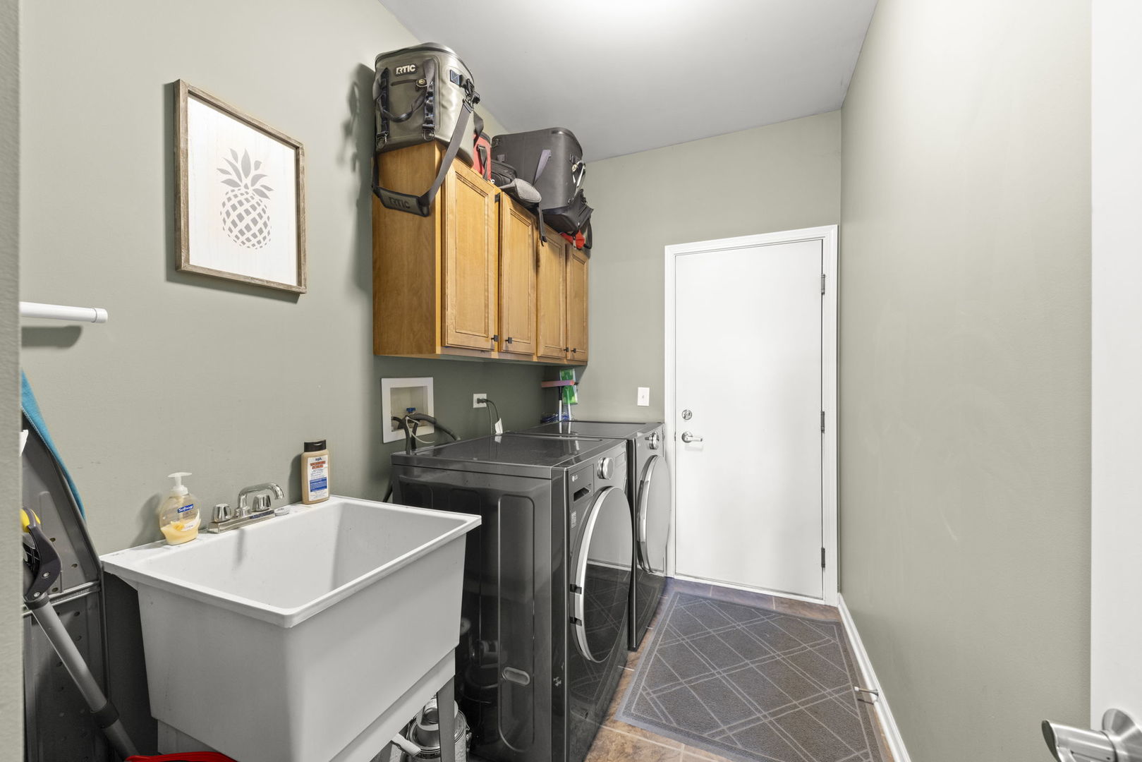 11625 Heritage Meadows Drive Plainfield, IL 60585 - Photo 14 of 40 a utility room with dryer and washer