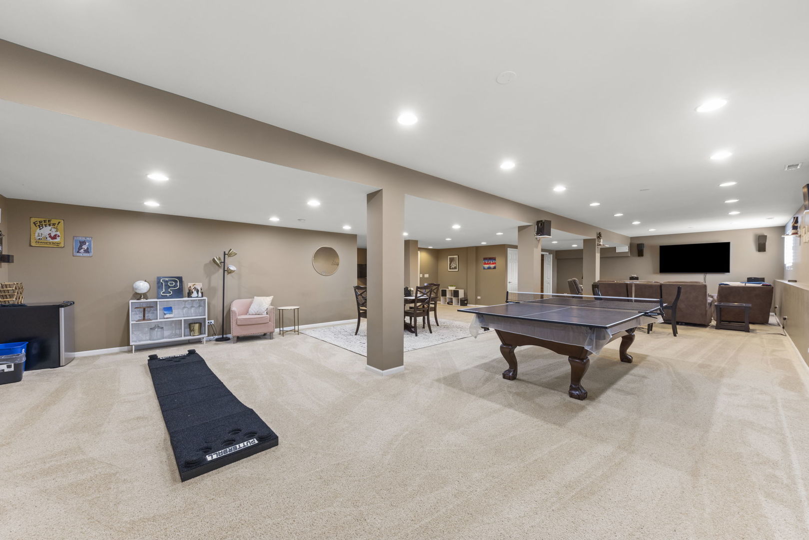 11625 Heritage Meadows Drive Plainfield, IL 60585 - Photo 24 of 40 a lobby with furniture and a table