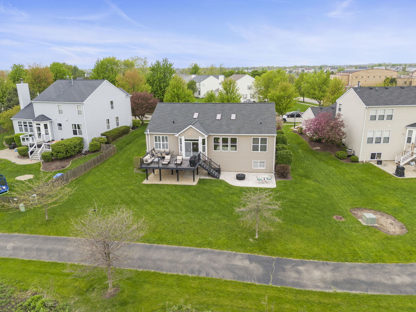 11625 Heritage Meadows Drive Plainfield, IL 60585 - Photo 33 of 40 an aerial view of a house with a garden