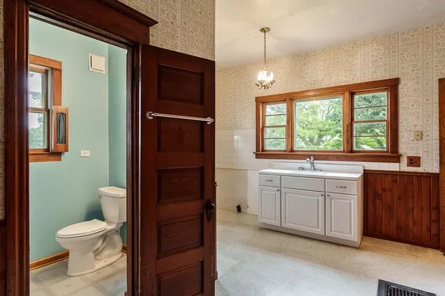 $179,900 | 202 East Chicago Avenue, Davis Junction, IL 61020